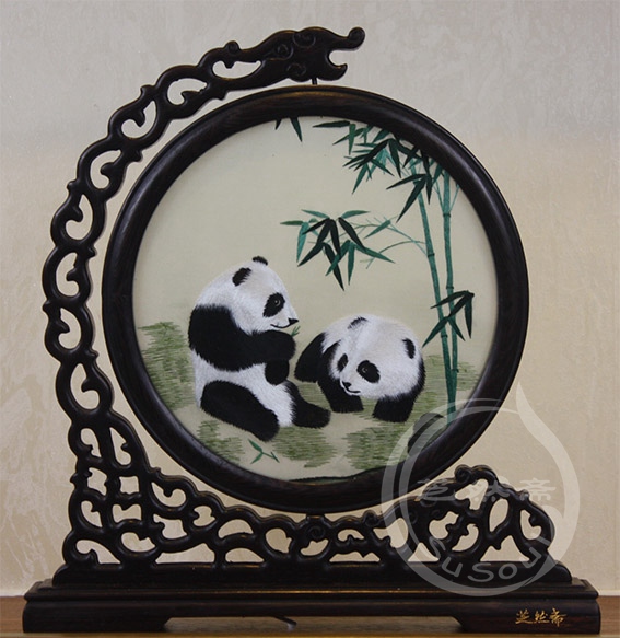 熊猫刺绣摆件